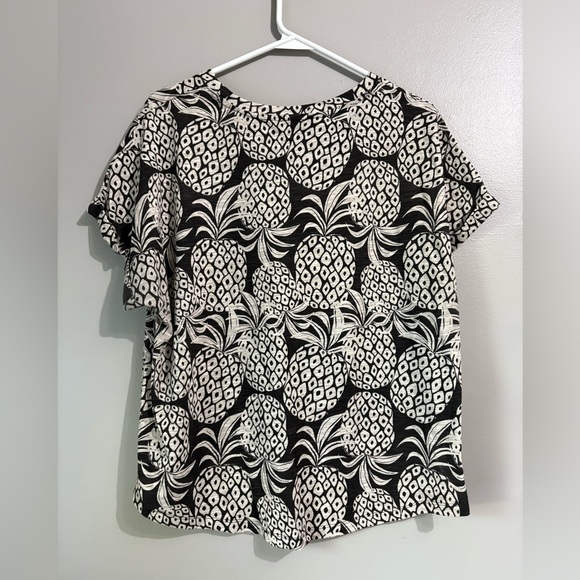 Reitman’s Pineapple Tank - Picture 3 of 6